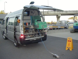 カメラ調査車